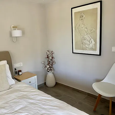 Apartment !!new!! Andriana's 3-bedroom Countryside Retreat