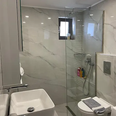 !!new!! Andriana's 3-bedroom Countryside Retreat Apartment *
