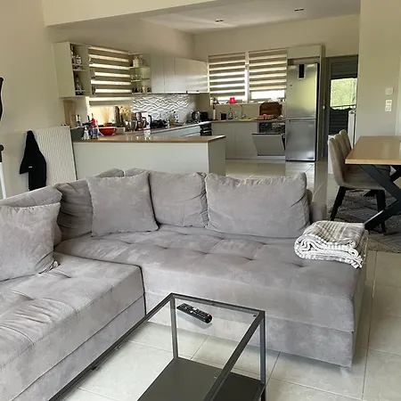 !!new!! Andriana's 3-bedroom Countryside Retreat Apartment